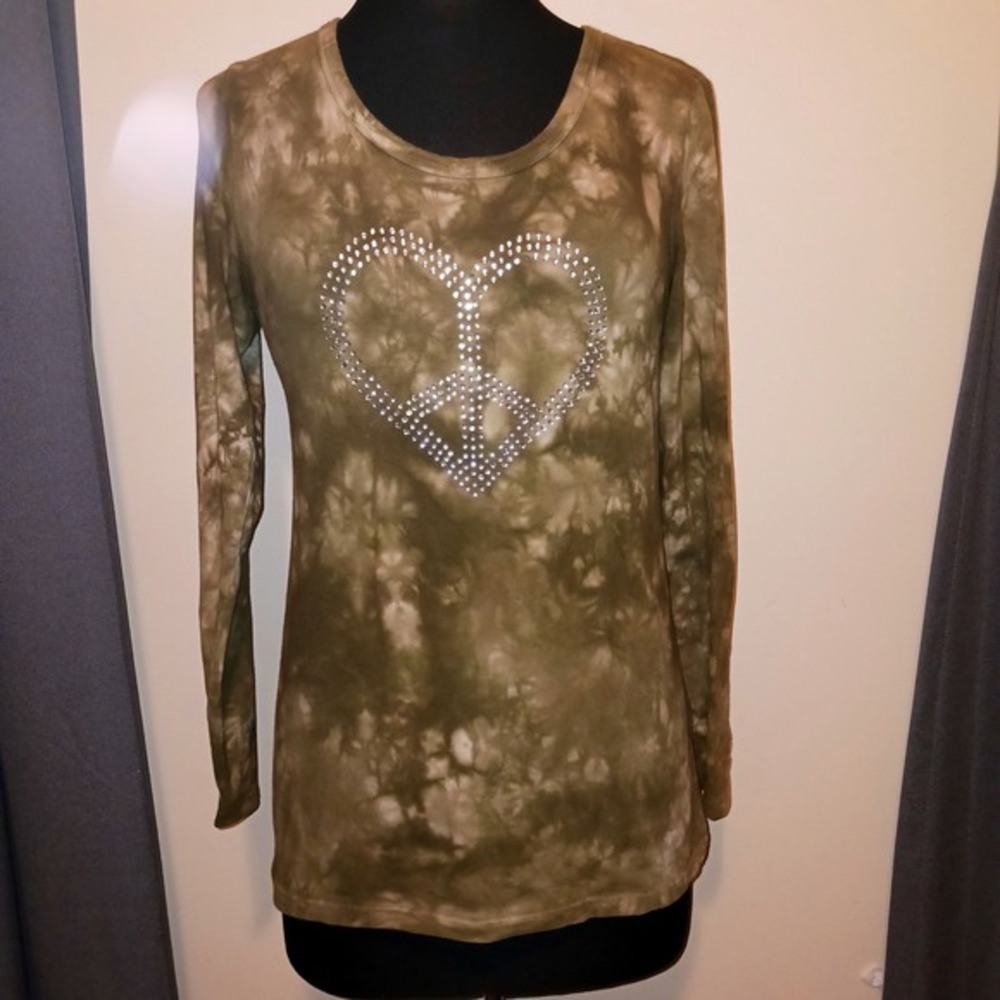 Weatherproof Hippie Green Tie Dye Bling Heart Peace Sign Top Medium